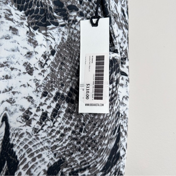 NEW! BB Dakota Casiana Pants Joggers French Terry B&W Snake Print Size 0 NWT - Picture 7 of 11